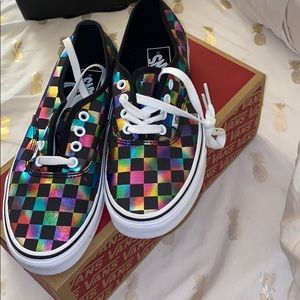 Iridescent check black